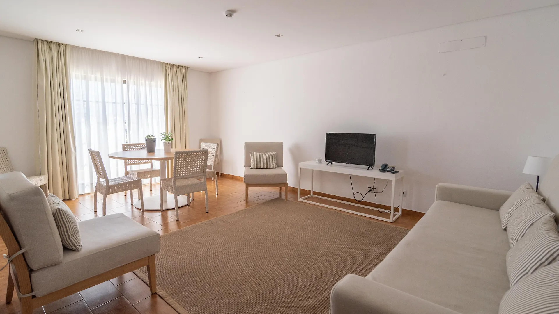 Apartamentos Turisticos Novochoro アルブフェイラ 3*,