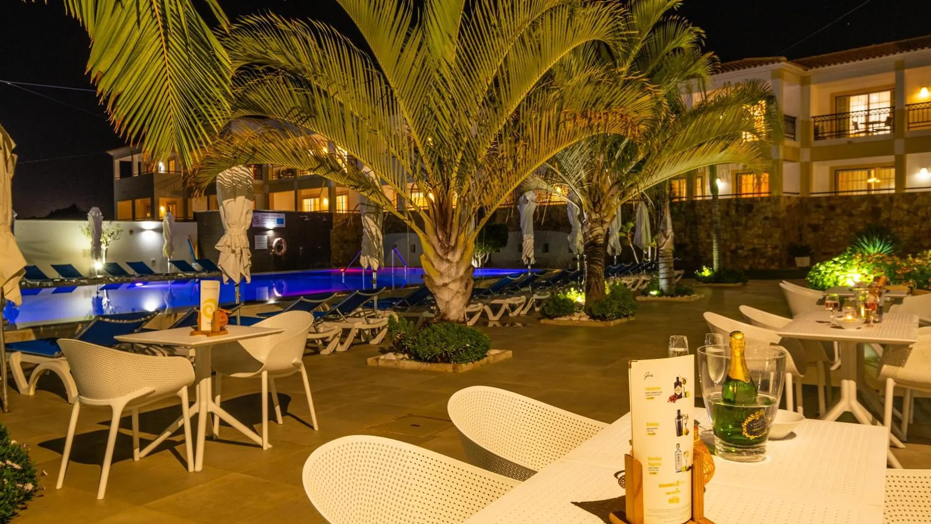 Apartamentos Turisticos Novochoro アルブフェイラ アパートホテル